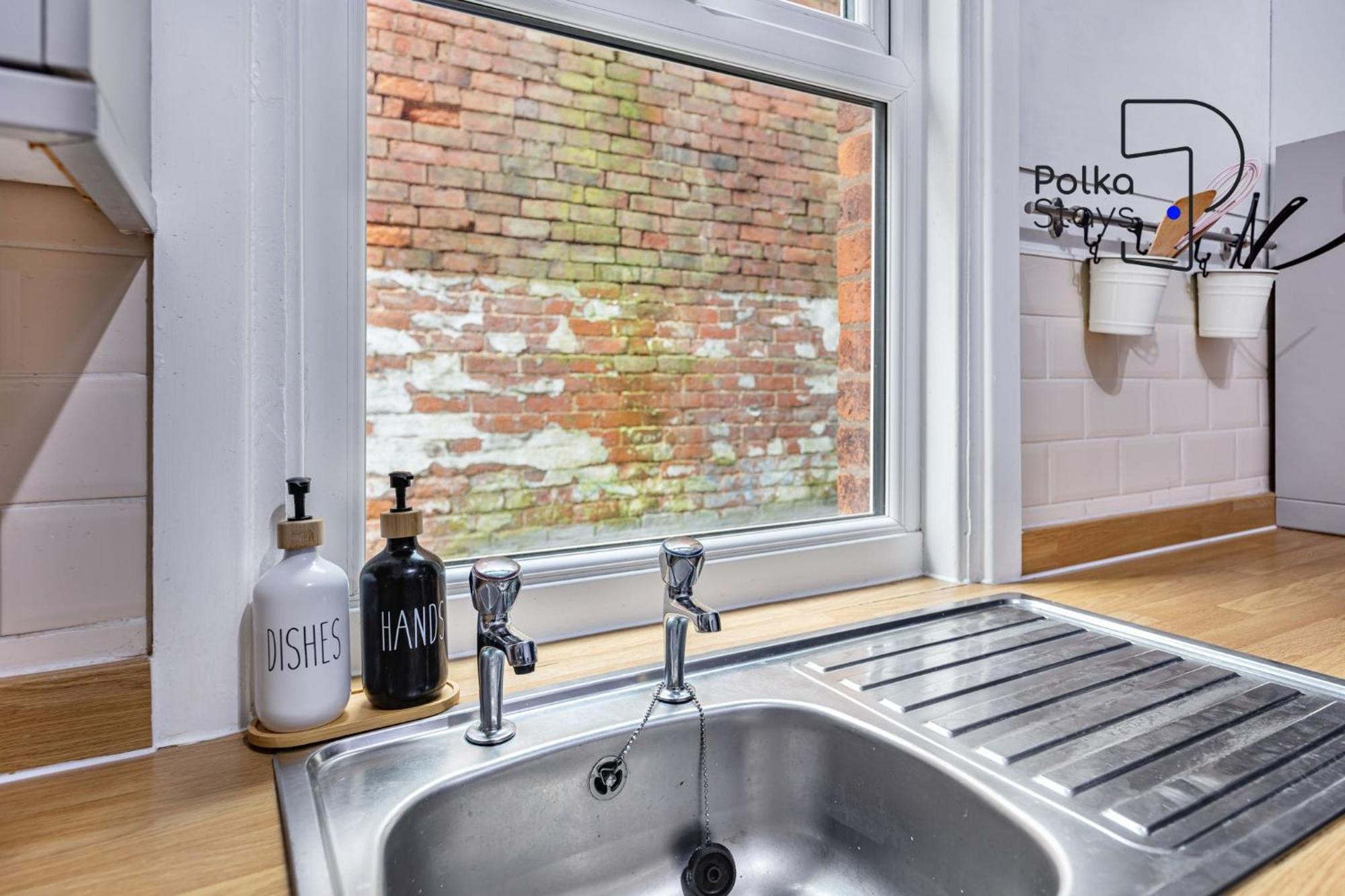 Polkadot Winter Gardens - Large Modern Apartments In Blackpool By Polkastays מראה חיצוני תמונה